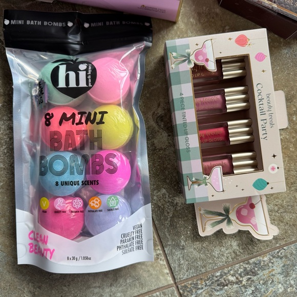 Beauty Bundle 💄 - Picture 2 of 8